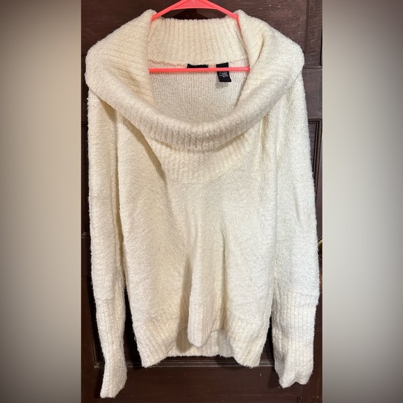 Cowl Neck/Off-The-Shoulder Sweater, Pom-Pom Beanie, and Gloves Set - Picture 2 of 6